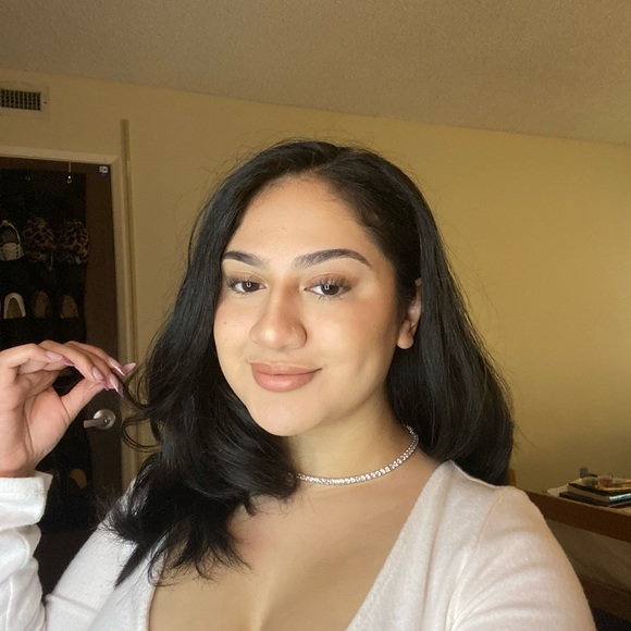 Meet your Posher, Pauline - Picture 1 of 1